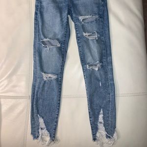 AEO ripped jeans (size 2 short)💙